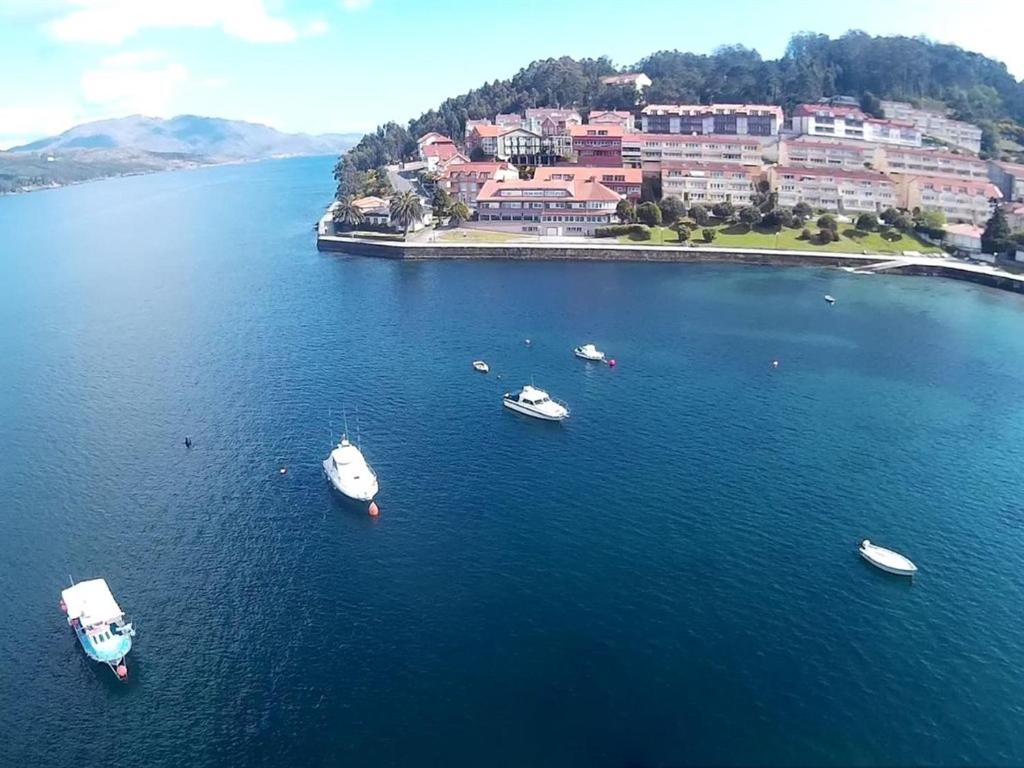 Hotel Corcubion Playa De Quenxe ภายนอก รูปภาพ