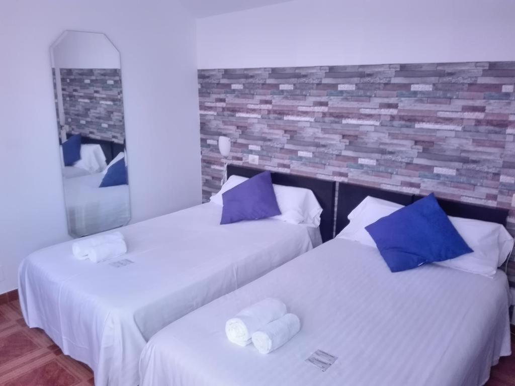 Hotel Corcubion Playa De Quenxe ห้อง รูปภาพ